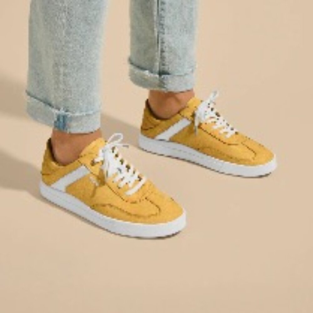 OluKai Hā‘upu Leather Sneakers | Women’s US 10 / EU 40 | Mustard